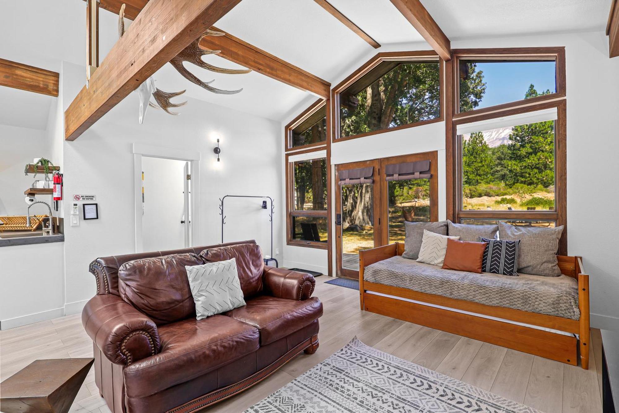 Basecamp Lodge Mount Shasta Exterior foto